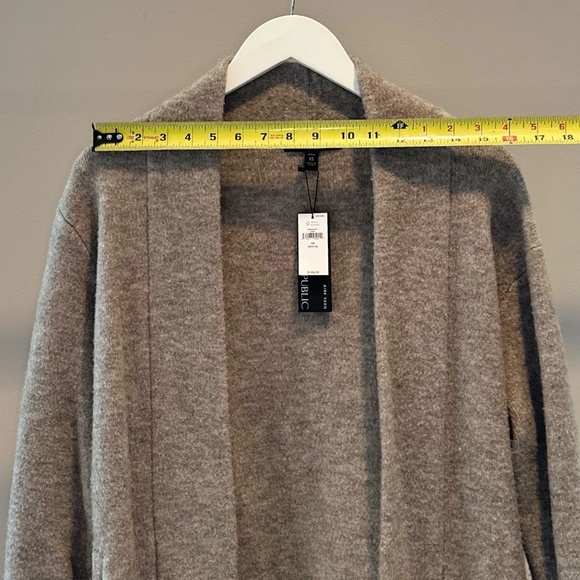 Banana Republic Aire Coccoon Sweater - Picture 4 of 4